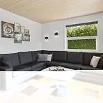 Anella - 200m From The Sea By Interhome *
