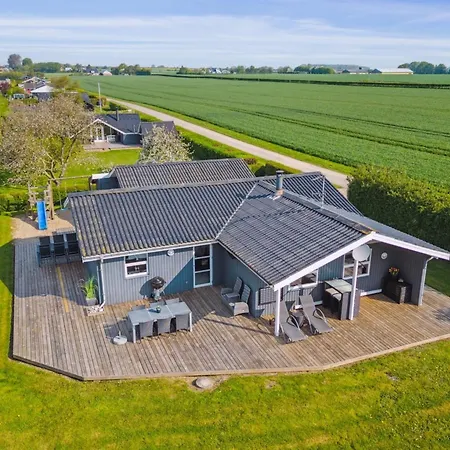 Anella - 200m From The Sea By Interhome