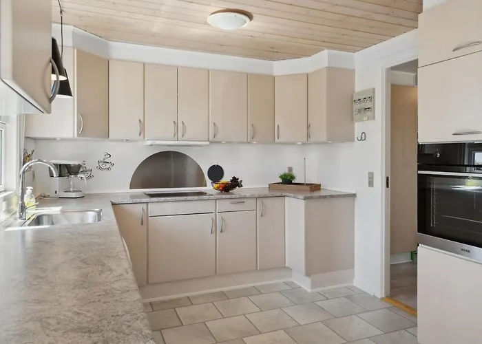 Anella - 200m From The Sea By Interhome